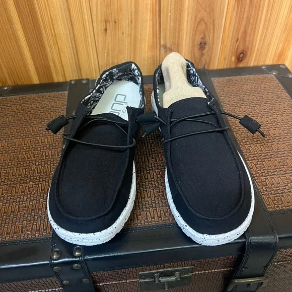 Hey dude slip on woman’s shoes - Picture 2 of 6